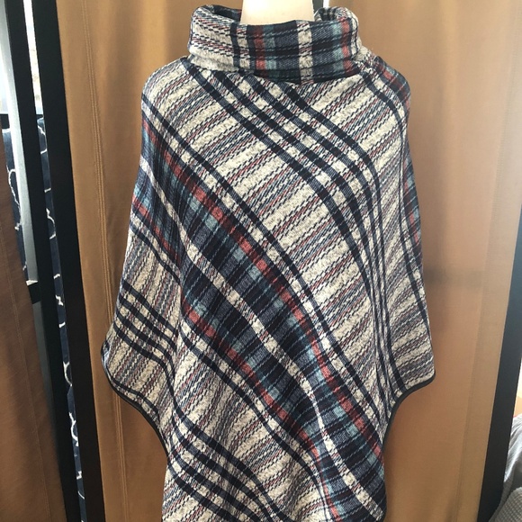 unknown brand Sweaters - Fleece Turtleneck Poncho